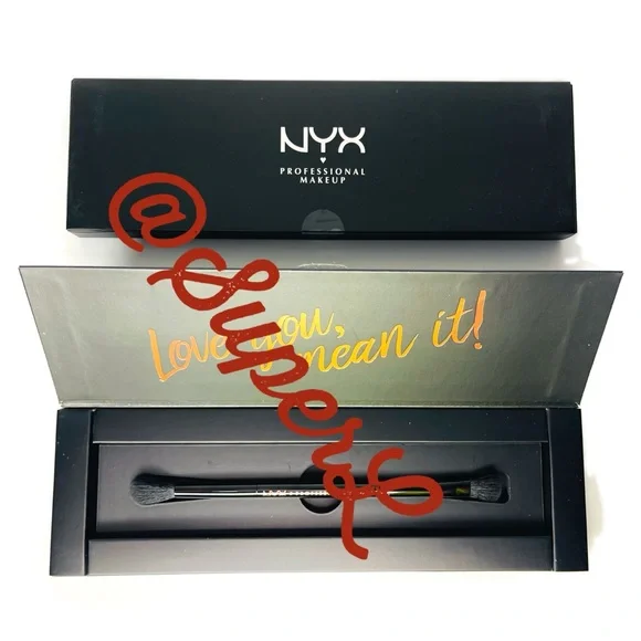 5/$15 NYX Professional Makeup Double Ended Eyeshadow Brush Blender Shade - Picture 1 of 10